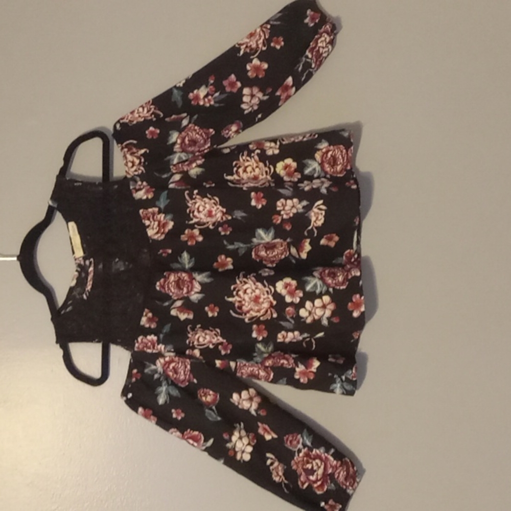 Off the shoulder nylon and lace shirt